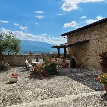 Rocca Lorenizo Bed & Breakfast Pacentro